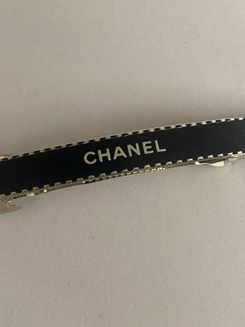 CHANEL Ribbon Black and White Logo Hair Barrette - Picture 3 of 5